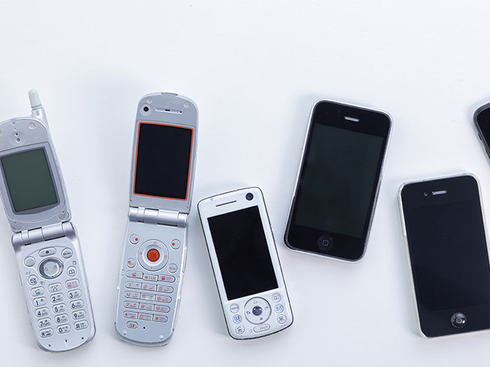 昔の古い携帯電話等